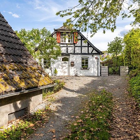 Fachwerk-Ferienhaus 1764 Eslohe Bagian luar foto