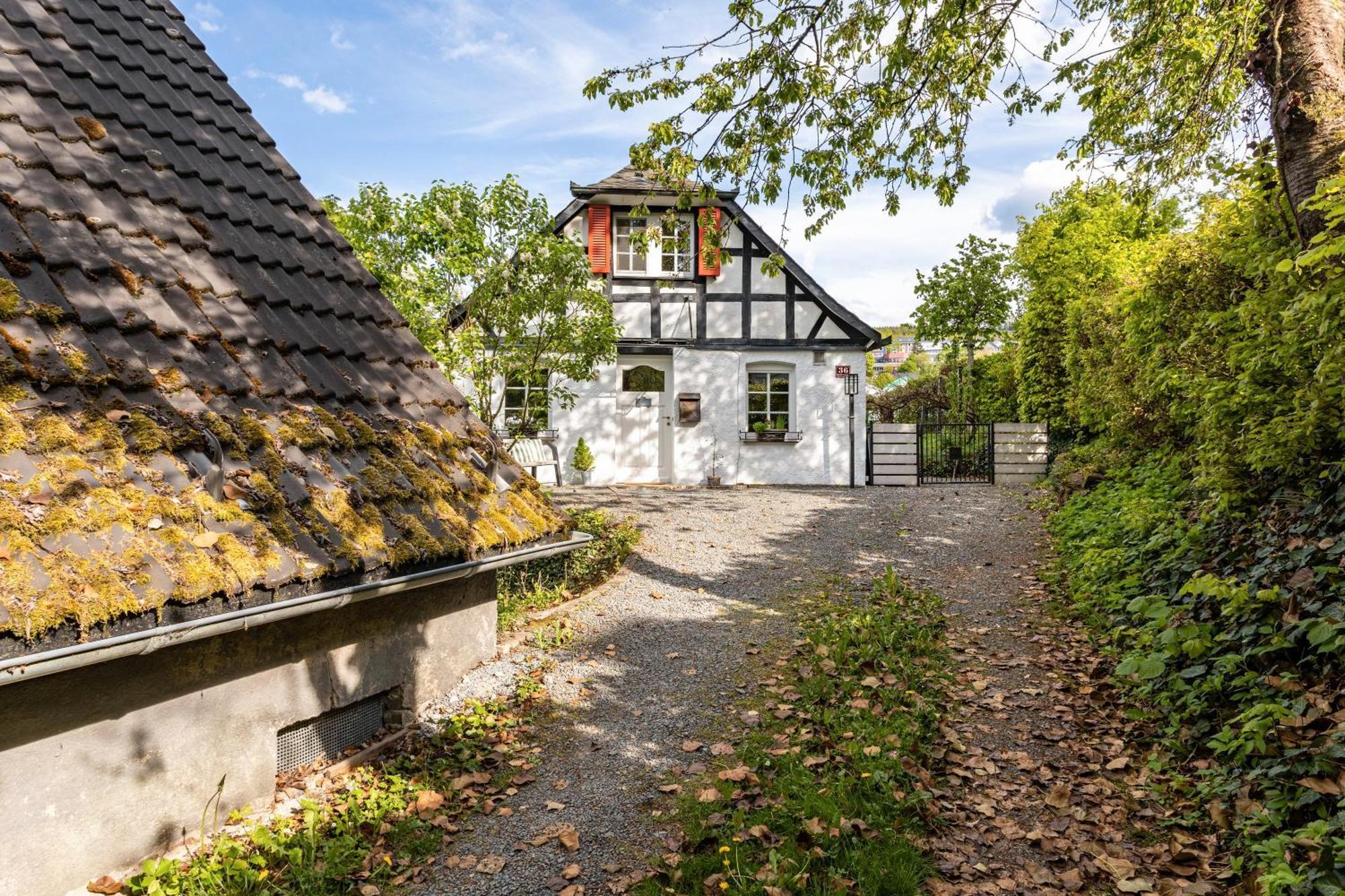 Fachwerk-Ferienhaus 1764 Eslohe Bagian luar foto