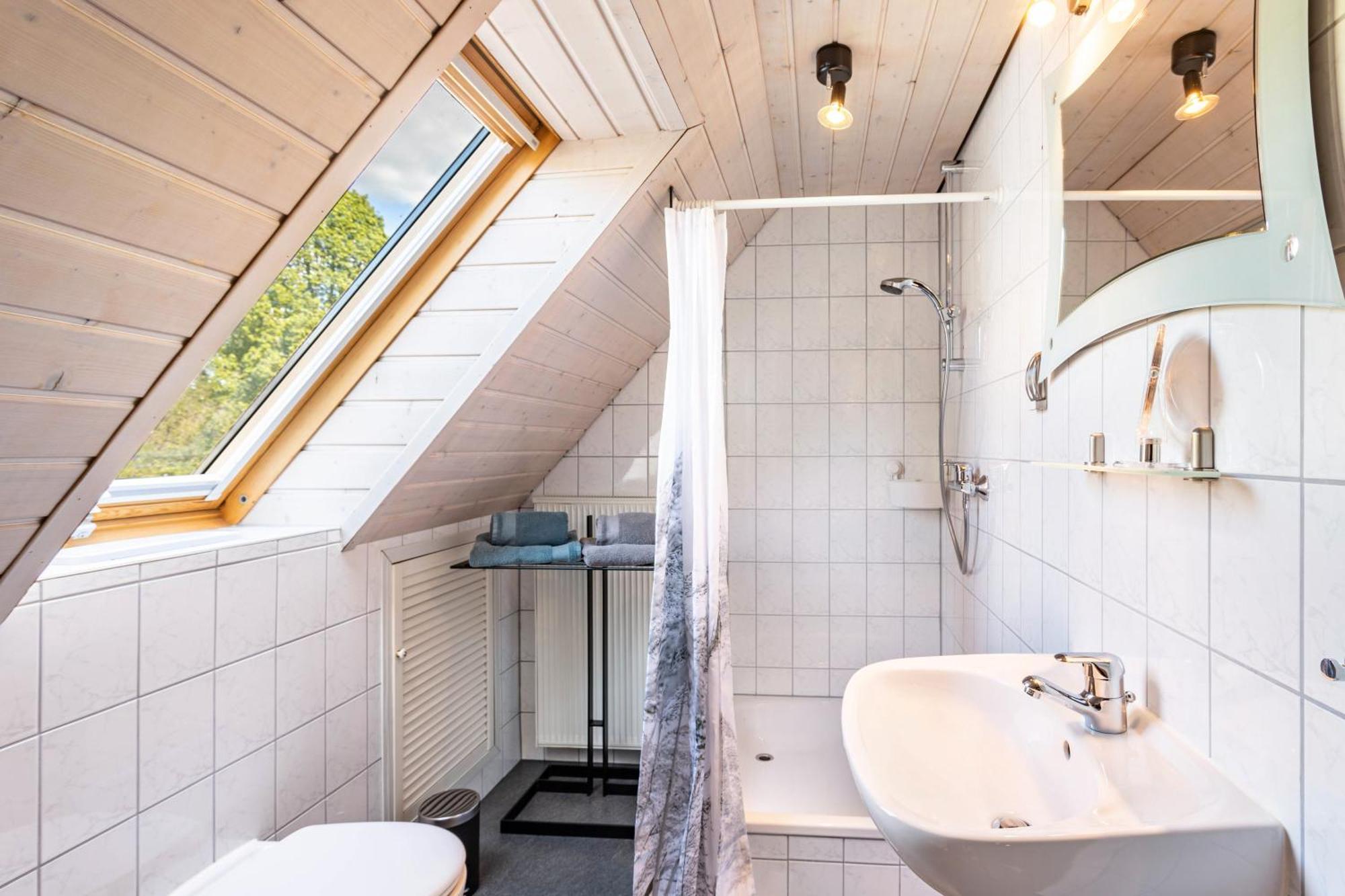 Fachwerk-Ferienhaus 1764 Eslohe Bagian luar foto